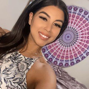 Meet your Posher, Noemi